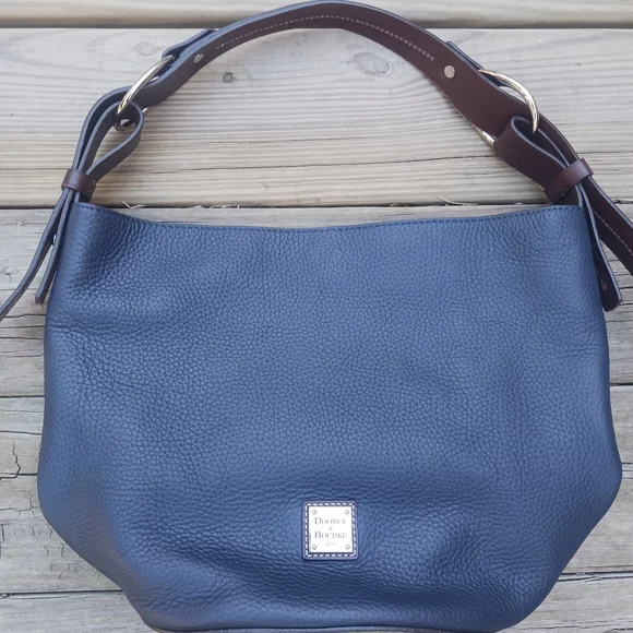Dooney and sales bourke henley feedbag
